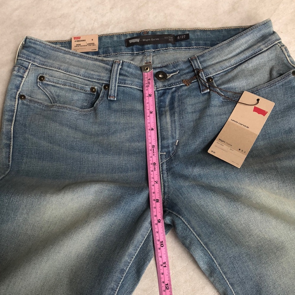 Levi's Woman’s Slight Curve Mid Rise Light Blue Slim Jeans Size 4 27X32 - Picture 9 of 13